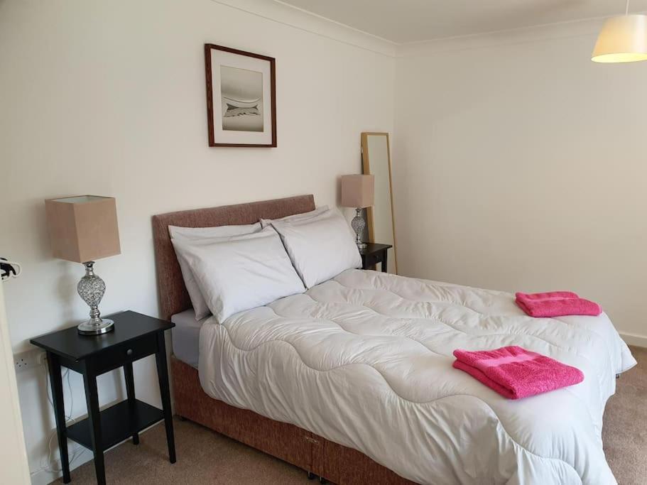 The Elfin- Lovely 1 Bedroom - Free Parking Bridge of Allan Bagian luar foto