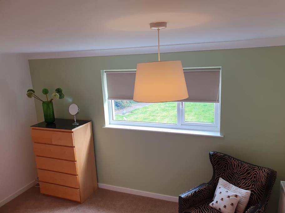 The Elfin- Lovely 1 Bedroom - Free Parking Bridge of Allan Bagian luar foto